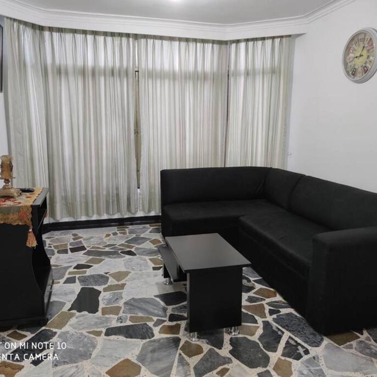 Alojamiento cómodo en el centro de la ciudad. - Three-Bedroom Apartment - 19