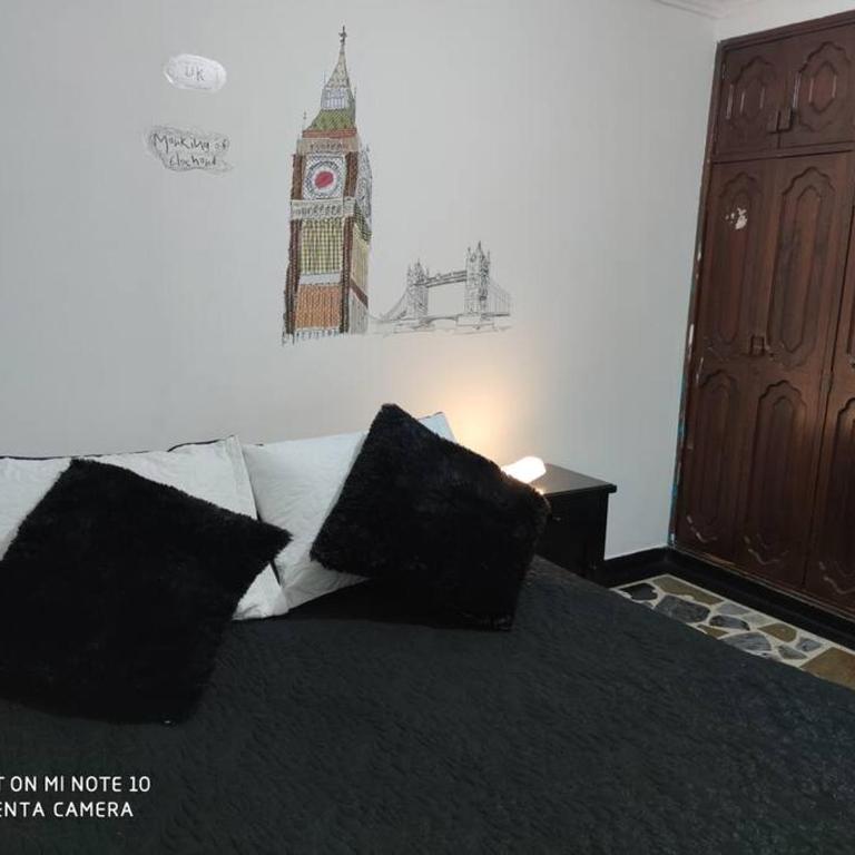Alojamiento cómodo en el centro de la ciudad. - Three-Bedroom Apartment - 25
