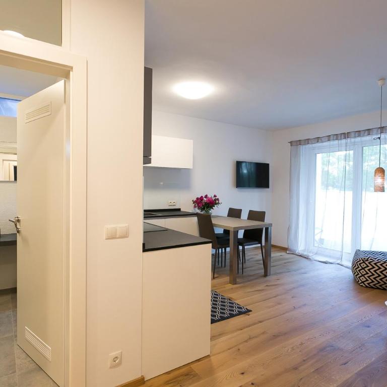 Parksuites Apartments Graz - Apartment with Terrace 2 - Ground Floor and Air-Conditioning - 2 - 10