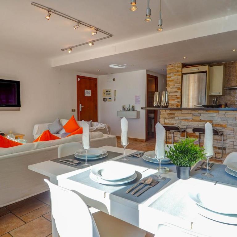 La Marina Sea Front by Hello Homes Sitges - Apartamento de 3 dormitorios - 10