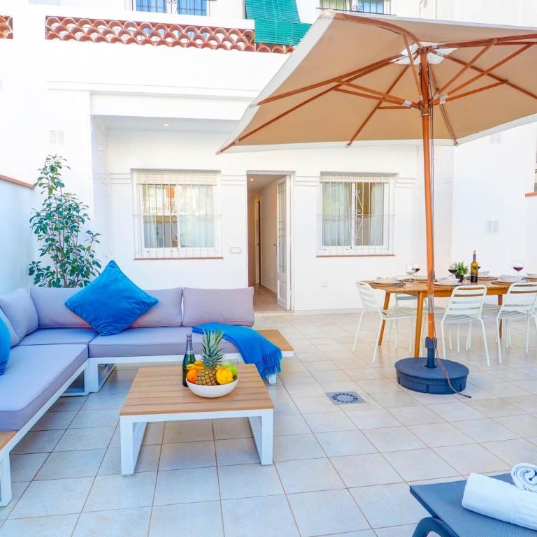 Sebastian Patio by Hello Homes Sitges - Apartamento de 3 dormitorios - 9