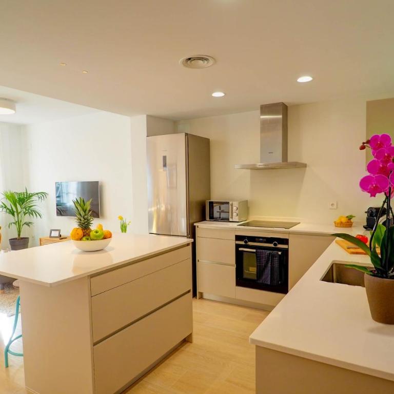 Sebastian Patio by Hello Homes Sitges - Apartamento de 3 dormitorios - 27