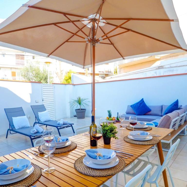Sebastian Patio by Hello Homes Sitges - Apartamento de 3 dormitorios - 1