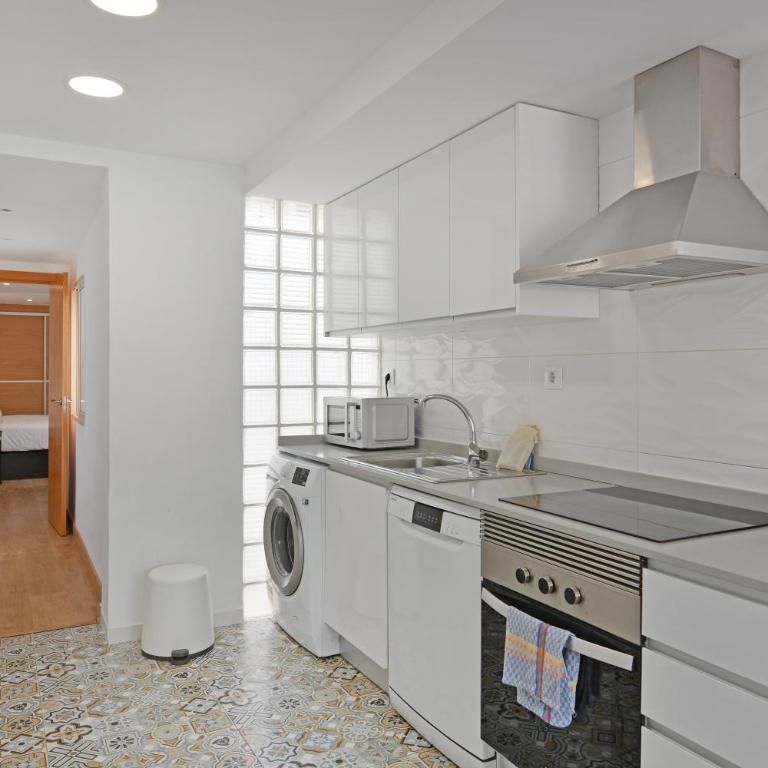 City Center Penthouse by NRAS - Apartment - 8