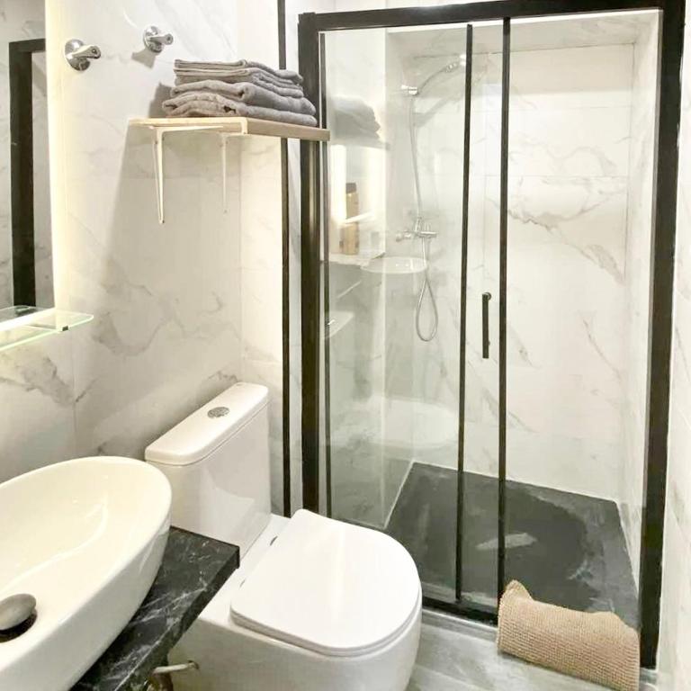 JARA HOME Malaga Centro - Habitación Doble Deluxe con balcón - 3