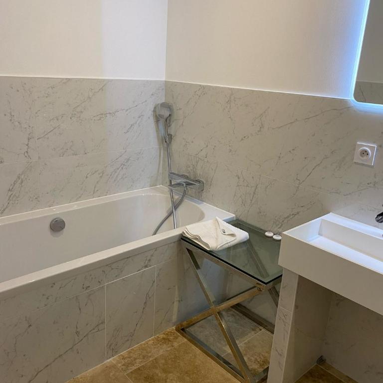 IKO Bordeaux Appartements - T3 Confortable avec Salle de Bains - 9