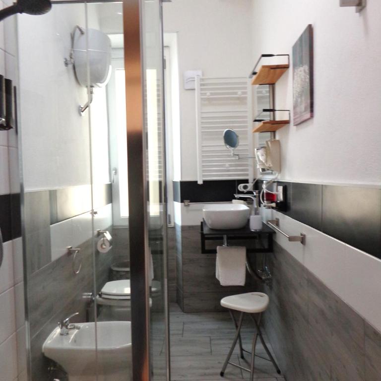 Chloe's Rooms - Camera Matrimoniale con Bagno Privato Esterno - 9