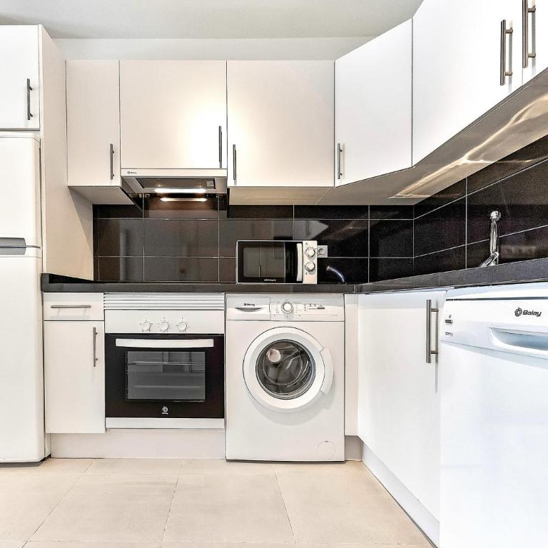 Hortensia Suites Apartments, Los Cristianos, Tenerife - Apartamento de 2 dormitorios con balcón - 8