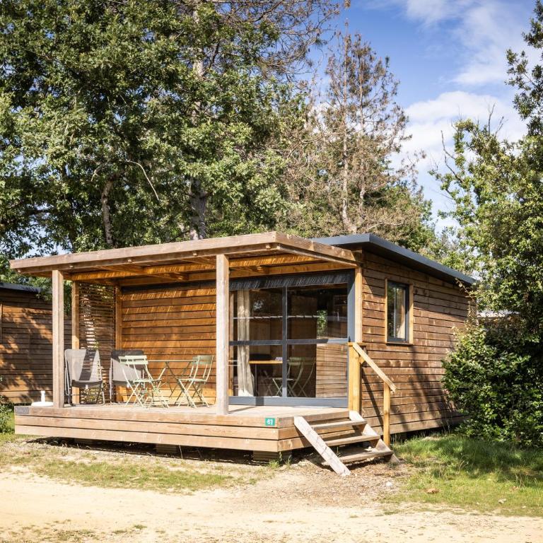 Camping La Pinède - Chalet 2 Chambres - 1