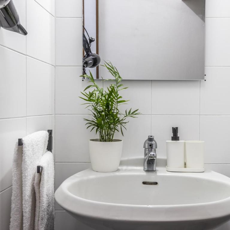 Ottonelli Street Stay- WiFi Fibra free tra Storchi & Centro Storico - Appartamento con 1 Camera da Letto - 12