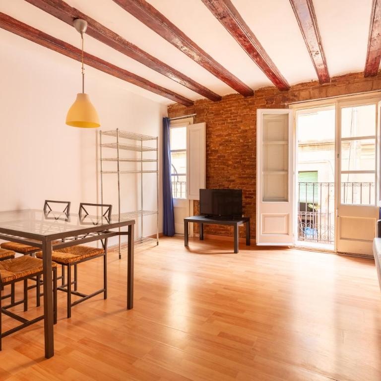 Gothic - Ramblas Apartments - Spacious two-bedroom Apartment with Balcony - 8