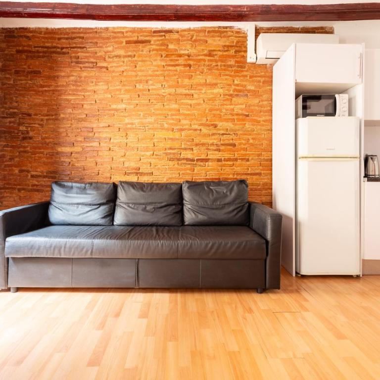 Gothic - Ramblas Apartments - Spacious two-bedroom Apartment with Balcony - 2