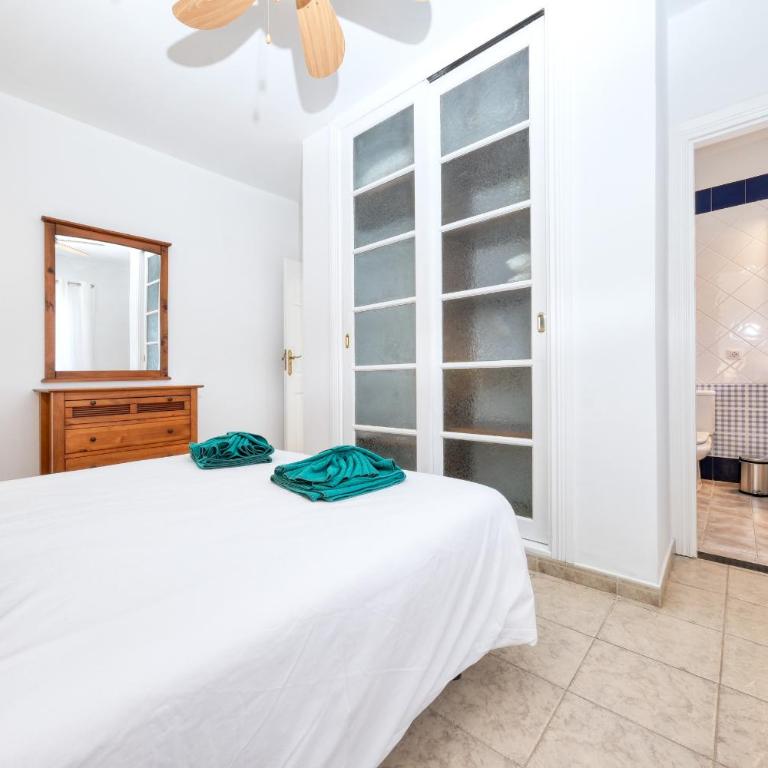 Blue Waves House - Heated Pool, BBQ and Bicycles By Lanzarote Vacation Homes - Casa de 2 dormitorios - 18