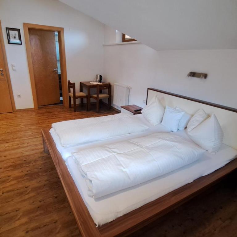 Landhaus Rauch - Doppelzimmer mit Balkon - 5