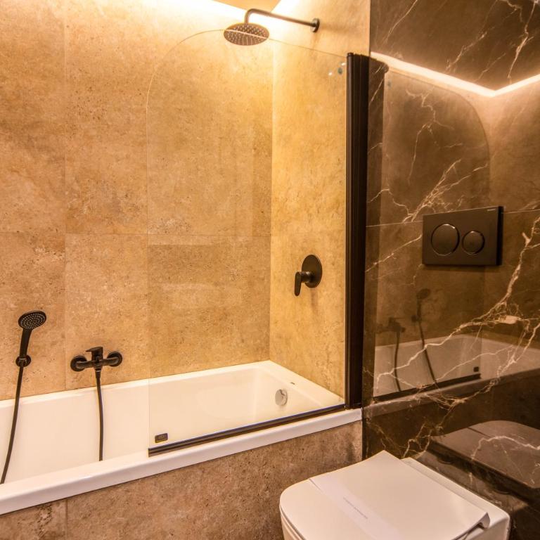 Royal Arthouse Lady Marys Tribunali Luxury Suite - Family apartment - Apartment with Balcony - 6