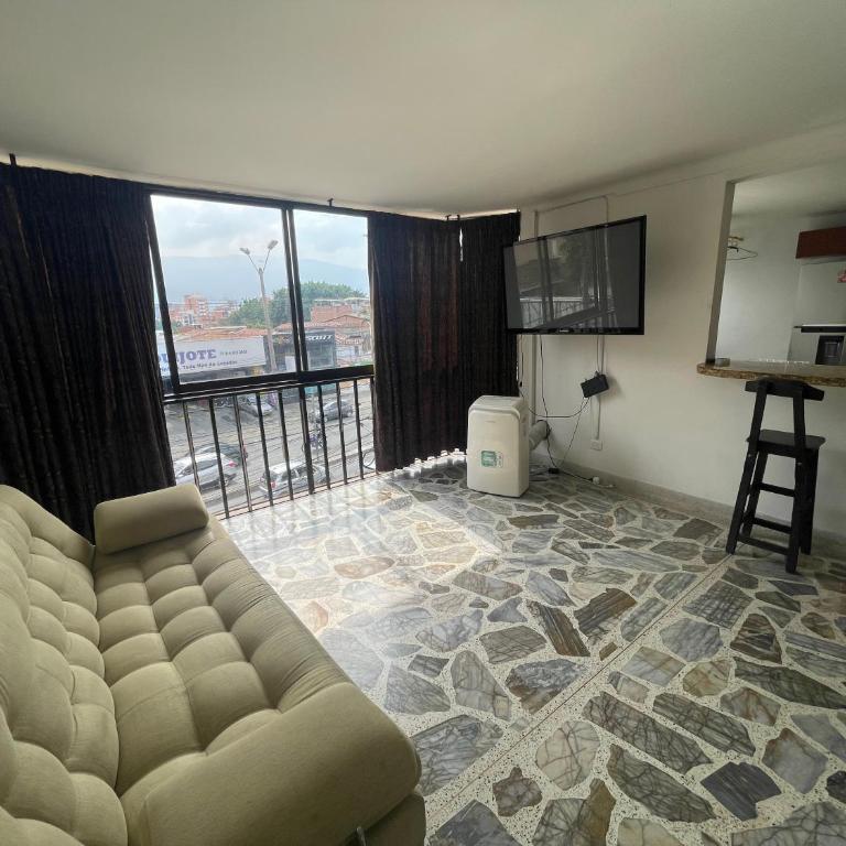 Apartamento cómodo en laureles, grande , céntrico , bien ubicado Apto303 - Apartment - 28