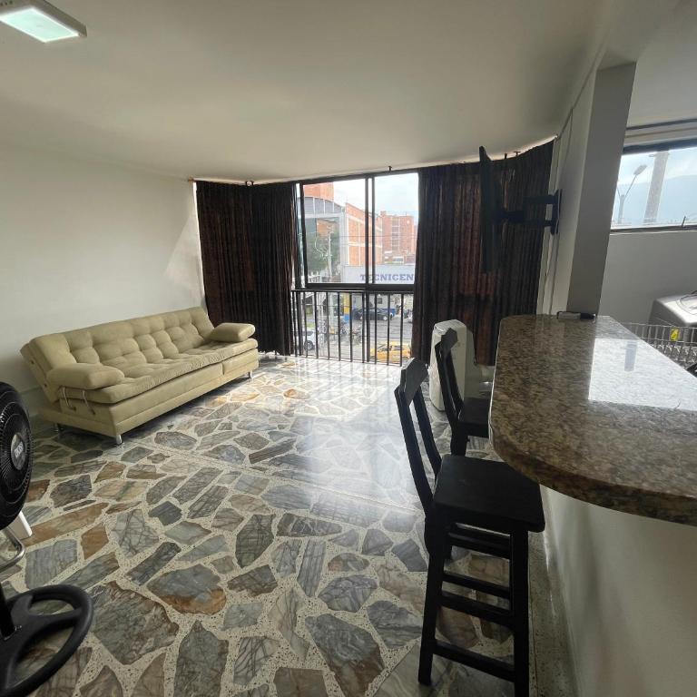 Apartamento cómodo en laureles, grande , céntrico , bien ubicado Apto303 - Apartment - 26