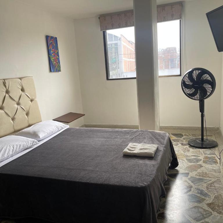 Apartamento cómodo en laureles, grande , céntrico , bien ubicado Apto303 - Apartment - 7