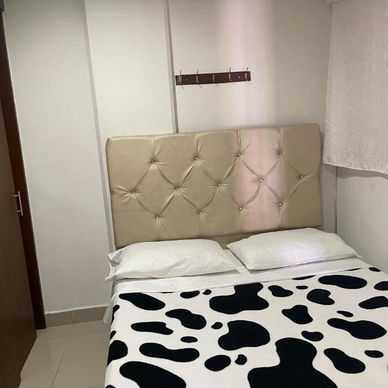 Apartamento cómodo en laureles, grande , céntrico , bien ubicado Apto303 - Apartment - 16