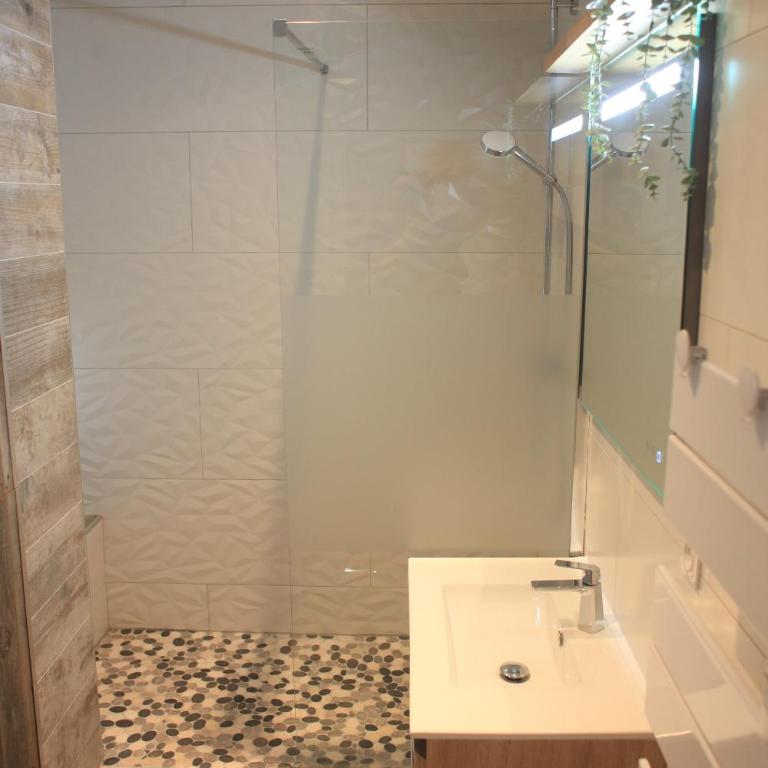 Hotegam agency, 70 rue Thiers Championnet, close SNCF, new & design, 2 bedrooms, 1 office - Apartment mit 2 Schlafzimmern - 47