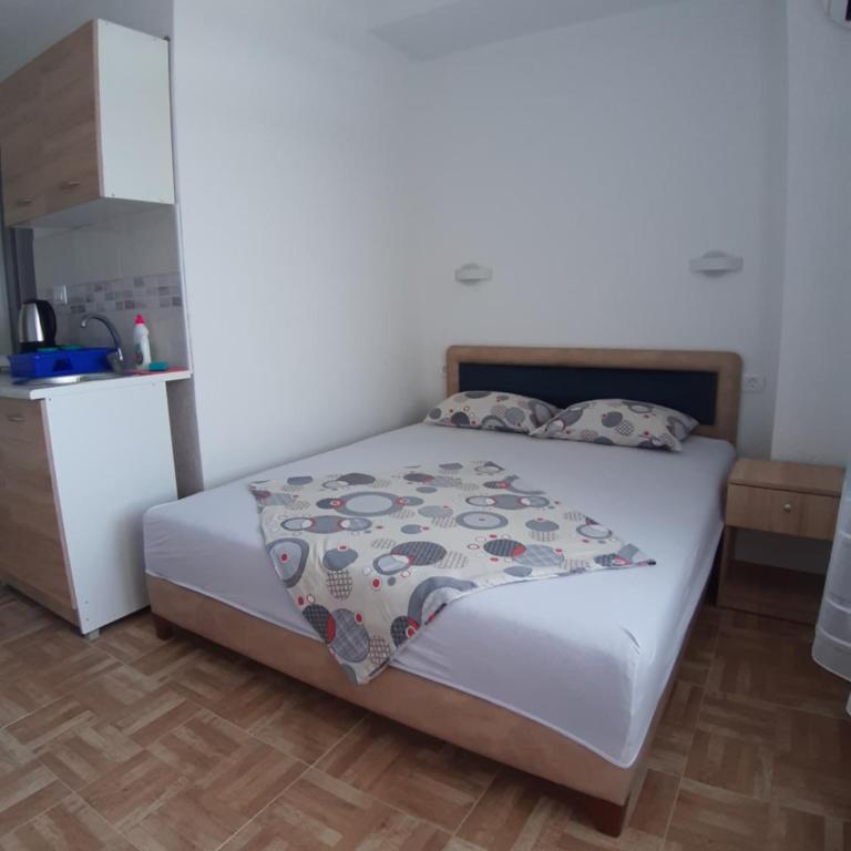 Apartments Snezana - Studio with Sea View - 4