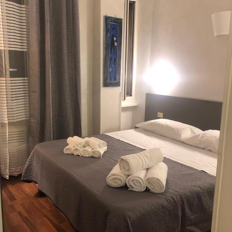 ALMA Rooms Appia - Camera Matrimoniale Deluxe con 1 Letto Supplementare - 1