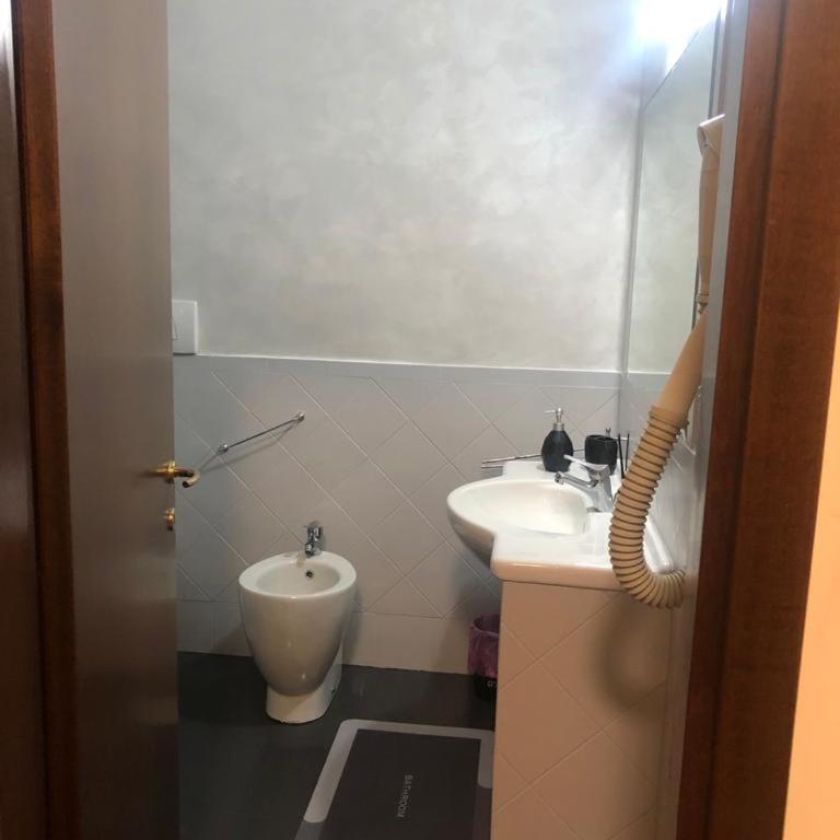 ALMA Rooms Appia - Camera Matrimoniale Deluxe con 1 Letto Supplementare - 6