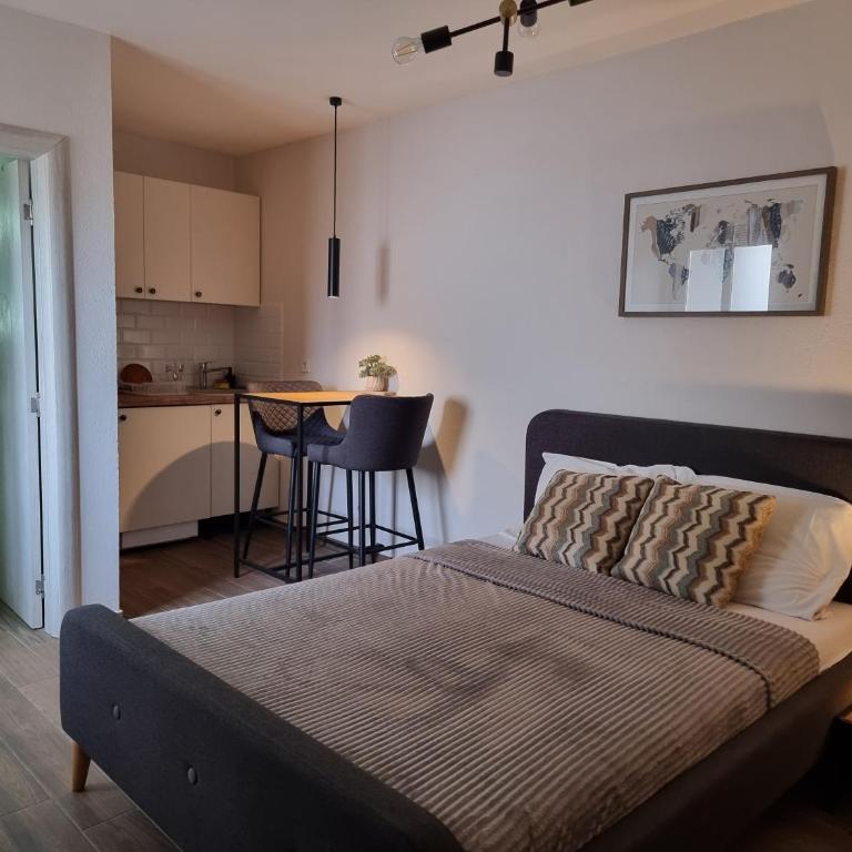 Apartments Vraneš Tivat - Standardni Trokrevetni Studio - 2