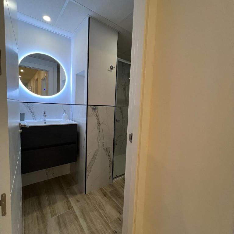 Annamaria B&B Alicante Centro - Double Room with Shared Bathroom - 10