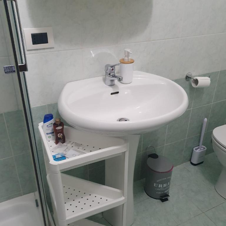 Urban Nest - Camera Matrimoniale con Bagno Privato - 8