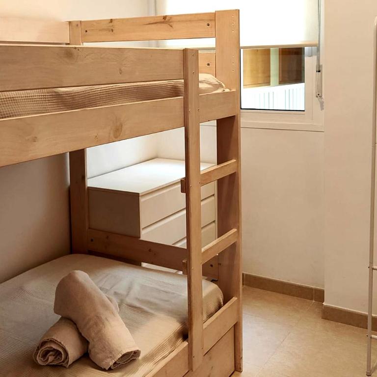 Piso nuevo y céntrico con piscina en Sant Carles de la Rápita - Apartamento de 3 dormitorios - 10