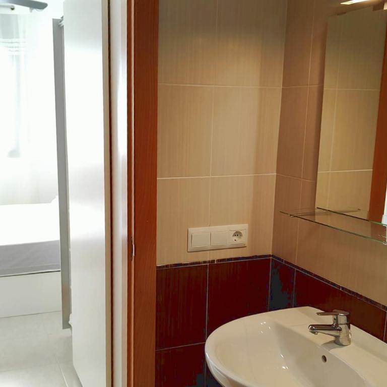Piso nuevo y céntrico con piscina en Sant Carles de la Rápita - Apartamento de 3 dormitorios - 12
