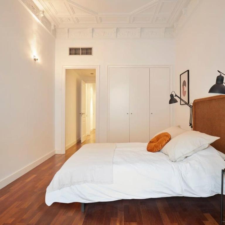 The Collection Barcelona - Classy 3BD - 2BTH with private patio in Eixample - Apartment - 11