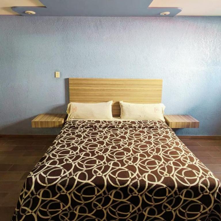 Hotel Plaza San Juan - Queen Room - 10