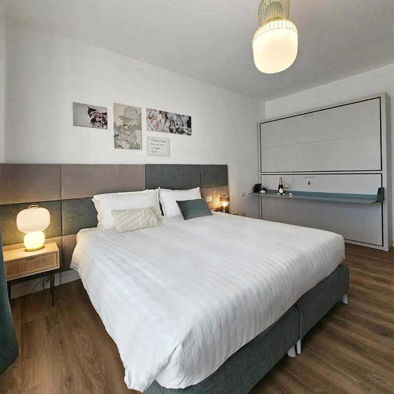 B&B Domus Teano Luxury Rooms - Camera Matrimoniale Deluxe con Balcone - 8
