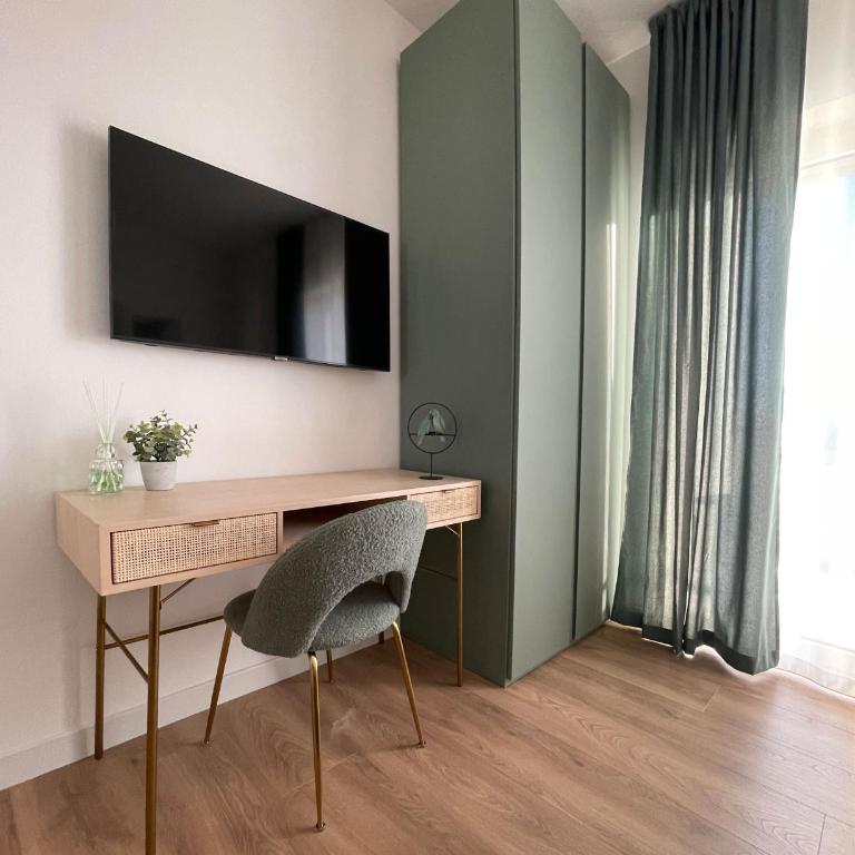 B&B Domus Teano Luxury Rooms - Camera Matrimoniale Deluxe con Balcone - 12