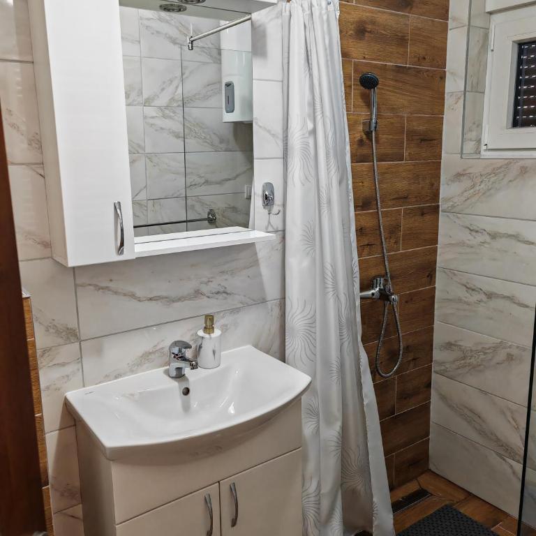 Apartman Monika 2 - Apartman sa 1 Spavaćom Sobom - 14