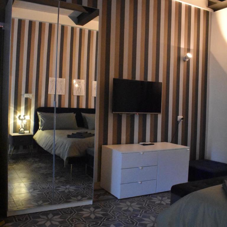 Saint Barth Guest House - Charming Rooms in Bari - Superior Queen Room - 12