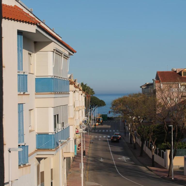 ApartiaBeach Apartamentos - Apartamento de 3 dormitorios con vistas al mar - 3