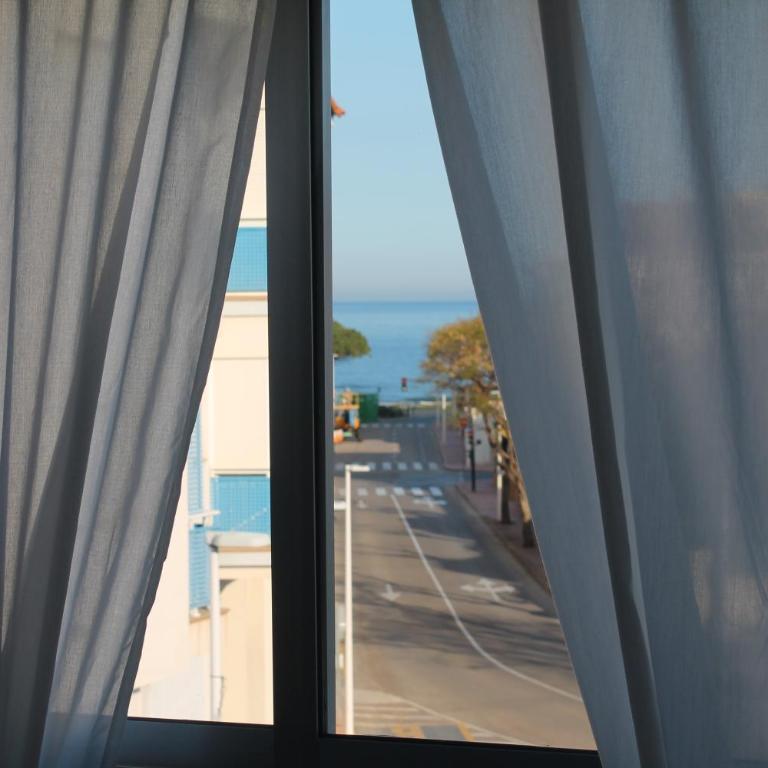 ApartiaBeach Apartamentos - Apartamento de 3 dormitorios con vistas al mar - 9