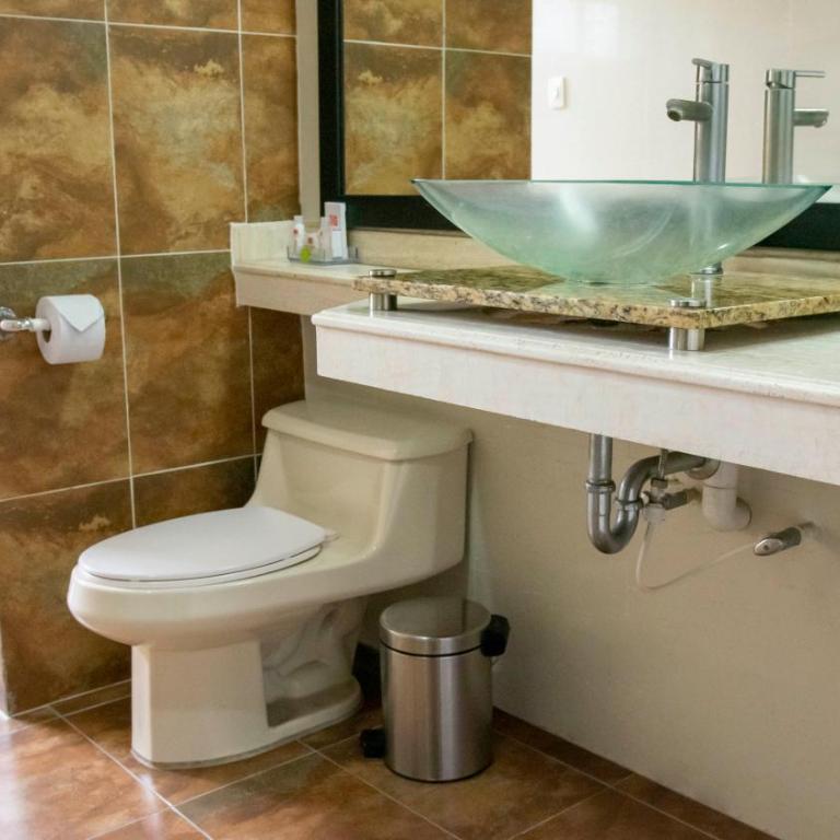 Hotel San Juan Internacional - King Suite with Spa Bath - 13