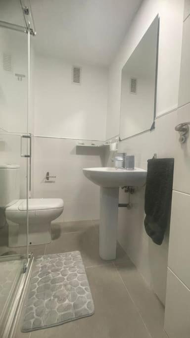 Apartamento moderno y coqueto en playa San Juan - Two-Bedroom Apartment - 13