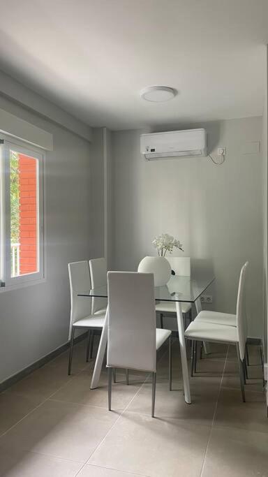 Apartamento moderno y coqueto en playa San Juan - Two-Bedroom Apartment - 16