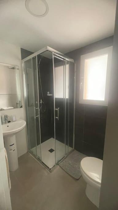 Apartamento moderno y coqueto en playa San Juan - Two-Bedroom Apartment - 35