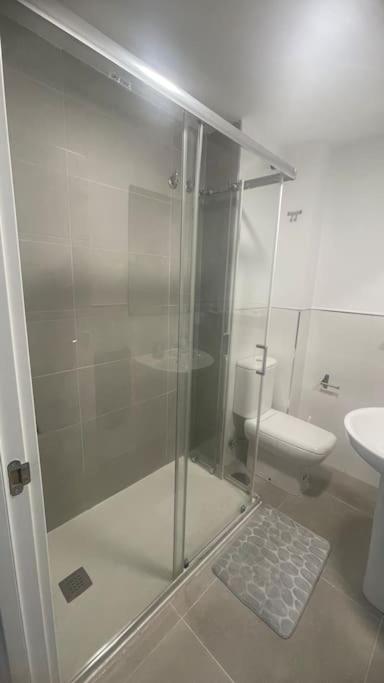 Apartamento moderno y coqueto en playa San Juan - Two-Bedroom Apartment - 37
