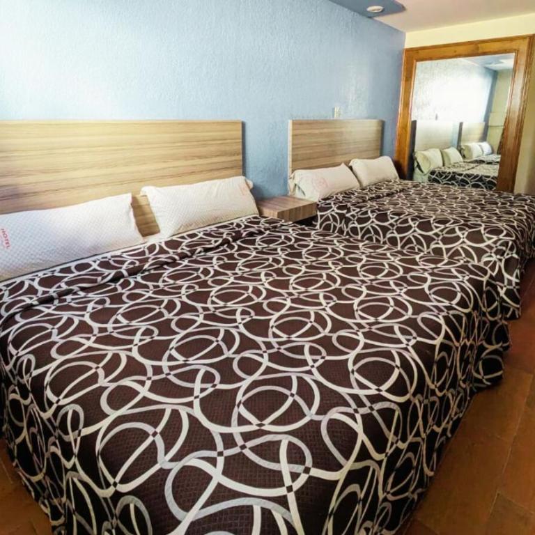 Hotel Plaza San Juan - Twin Room - 2