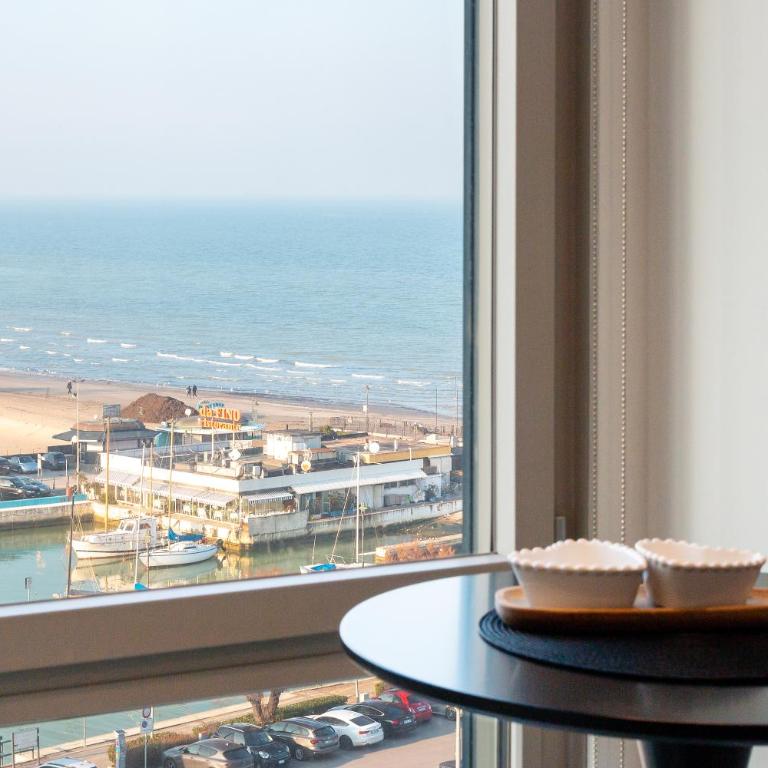 LUXURY BLUE LIVING RICCIONE PORTO - Three-Bedroom Apartment - 5