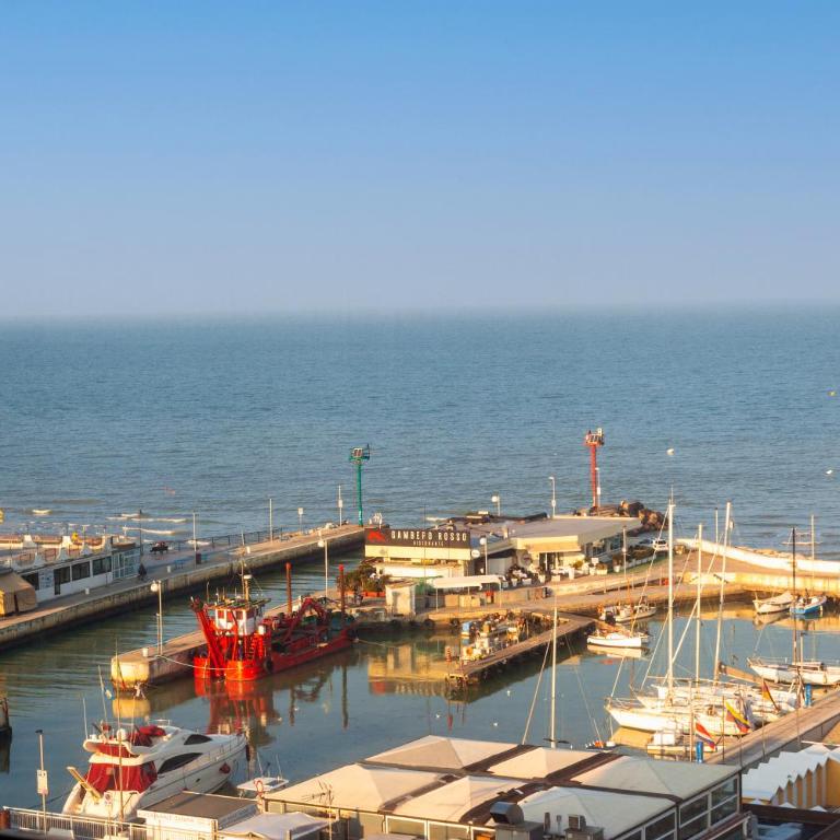 LUXURY BLUE LIVING RICCIONE PORTO - Three-Bedroom Apartment - 18