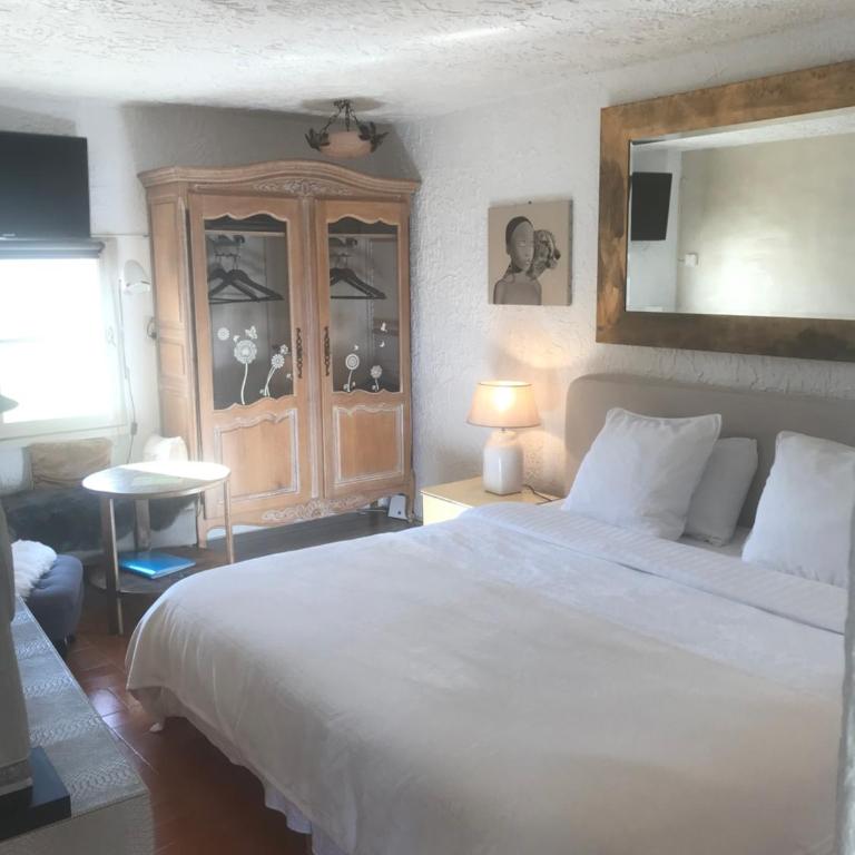 Mas Giro - Twin Room with Garden View - 10