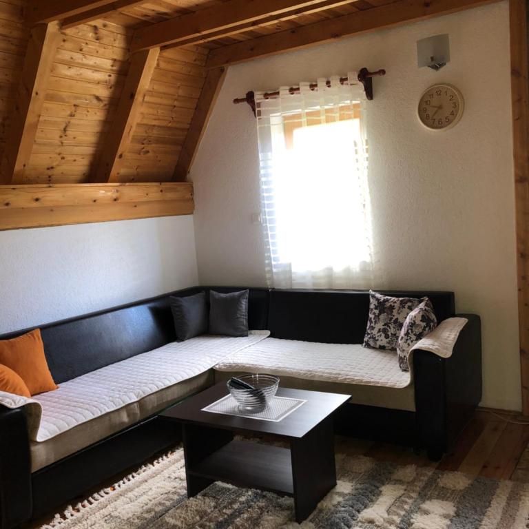 Vikendica Anja - Two-Bedroom Chalet - 3